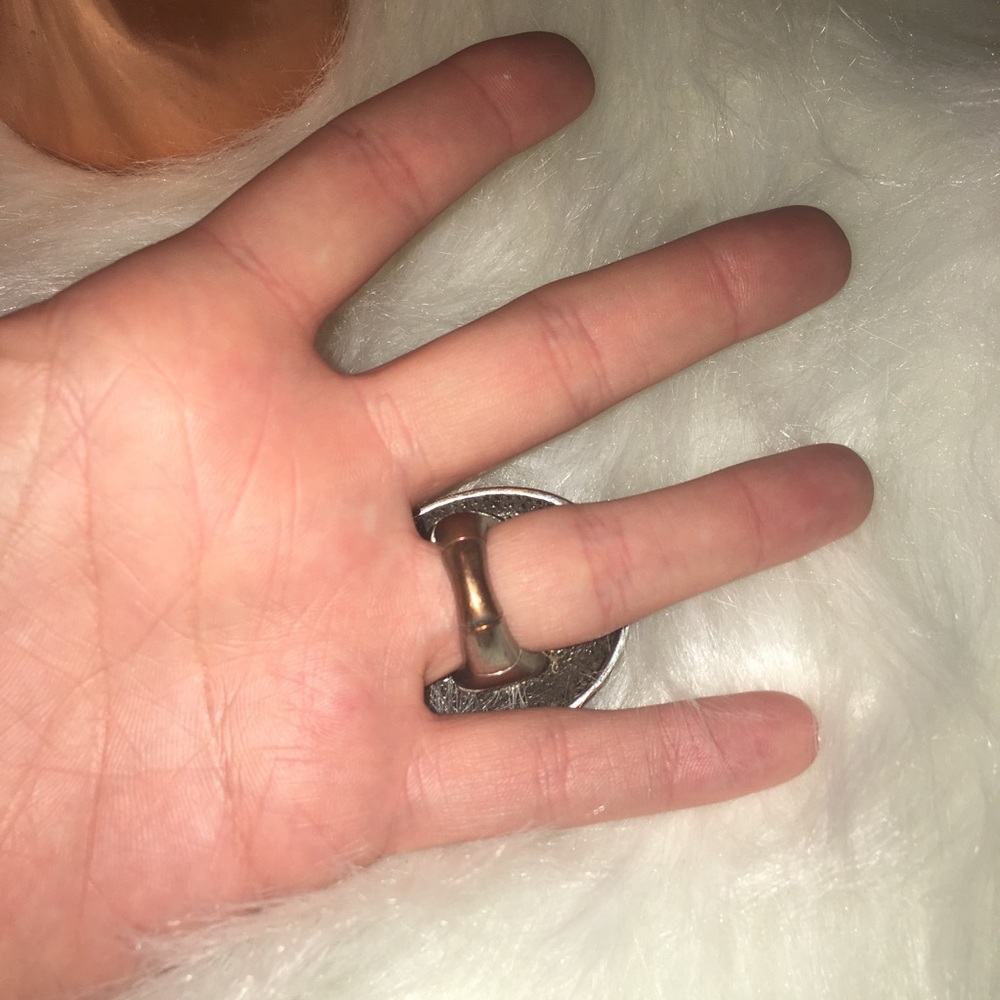 Statement Ring - Picture 3 of 5